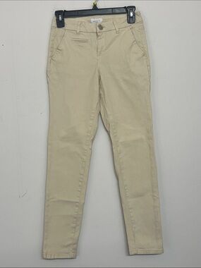 🌞 Celebrity Pink trousers Fitted like jeans pale yellow. Size 0 or 24